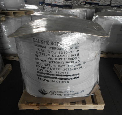 Caustic Soda Pearls Sodium Hydroxide NaOH 99% 1000kg / Tas 20tons / 20GP Tanpa Palet