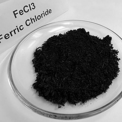 Dark Brown Crystal FeCL3 Ferric Chloride Iron III Chloride Anhydrous 7705-08-0 Untuk Pengolahan Air