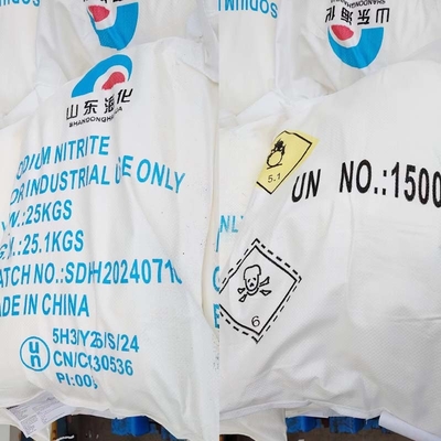 NaNO2 Natrium Nitrite Digunakan Sebagai Agen Pengolahan Panas Logam 25 KG / BAG