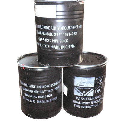 98% Murni FeCL3 Ferric Chloride Black Mengkristal 50kg Per Drum